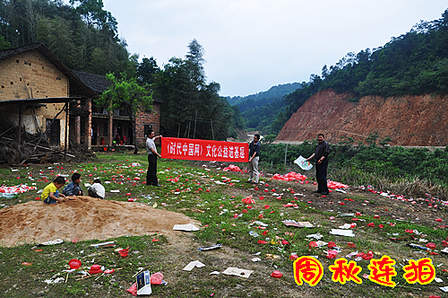 2015年5月13日在湖南省邵东县灵官殿镇普法行.JPG