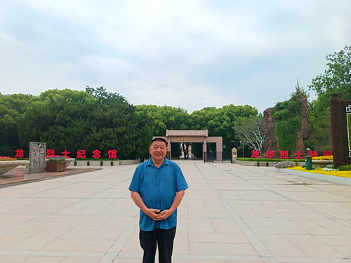 2025年5月15日上海市徐汇区龙华西路180号  龙华烈士陵园_副本.jpg